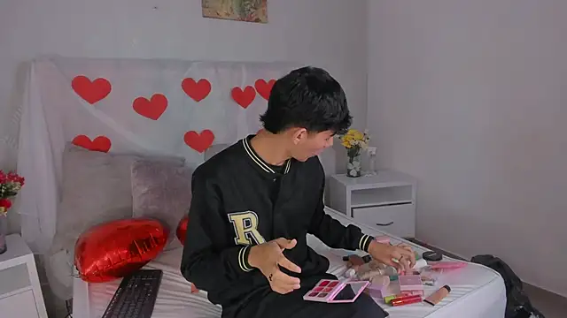 Snapshot of noah_lewiss chatting on February 18, 2026, 11:17 am noah lewiss online show from February 18, 2026, 11:17 am