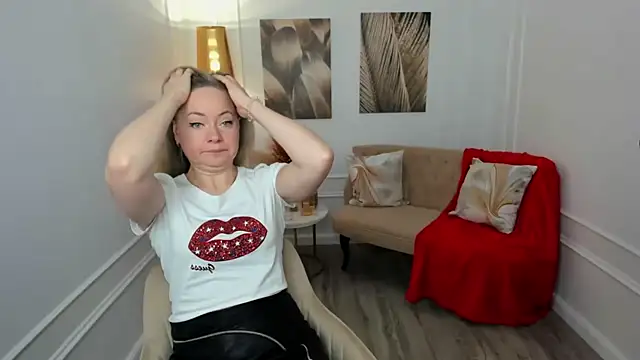 CharlotteKerti online show from February 10, 2026, 11:47 am