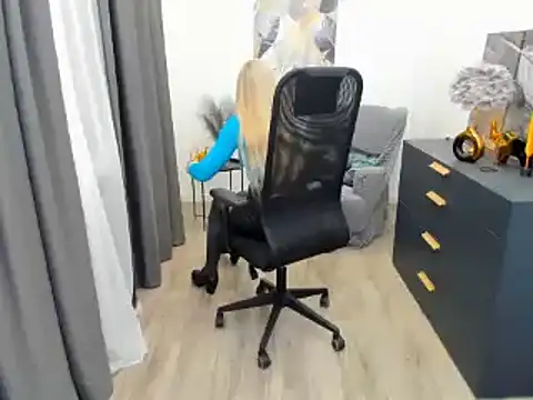 CharlotteKerti online show from March 27, 2026, 1:00 pm