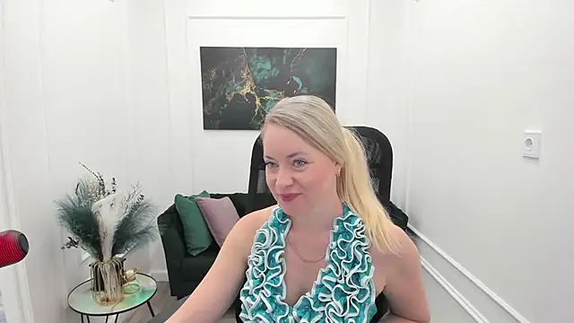 Snapshot of CharlotteKerti chatting on May 23, 2026, 11:47 am CharlotteKerti online show from May 23, 2026, 11:47 am