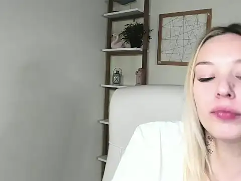 Snapshot of VelvetAngela chatting on February 23, 2026, 1:41 pm VelvetAngela online show from February 23, 2026, 1:41 pm