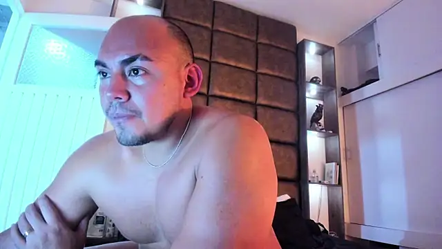 Snapshot of eros_colby chatting on February 5, 2026, 1:32 am eros colby online show from February 5, 2026, 1:32 am