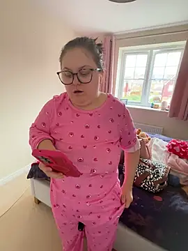 Snapshot of Tallulah-Rose-xoxo chatting on February 12, 2026, 10:10 am Tallulah-Rose-xoxo online show from February 12, 2026, 10:10 am