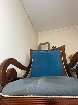 Snapshot of LilaRvsh chatting on June 1, 2026, 6:42 pm LilaRvsh online show from June 1, 2026, 6:42 pm
