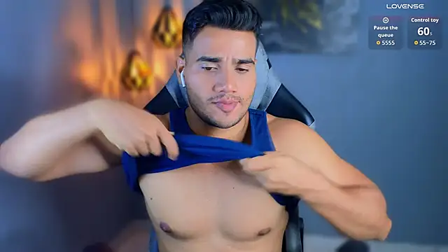 Snapshot of AndresRodriguez1 chatting on May 4, 2026, 12:50 am AndresRodriguez1 online show from May 4, 2026, 12:50 am