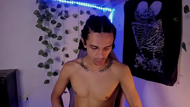 Snapshot of Aaron_Hopper chatting on February 8, 2026, 1:25 pm Aaron Hopper online show from February 8, 2026, 1:25 pm