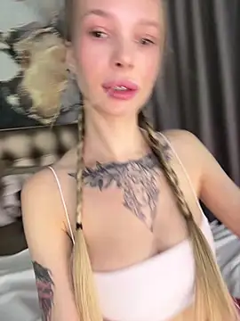 Snapshot of ElyseeXXX chatting on February 15, 2026, 10:50 pm ElyseeXXX online show from February 15, 2026, 10:50 pm