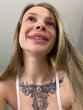 Snapshot of ElyseeXXX chatting on February 19, 2026, 10:28 pm ElyseeXXX online show from February 19, 2026, 10:28 pm