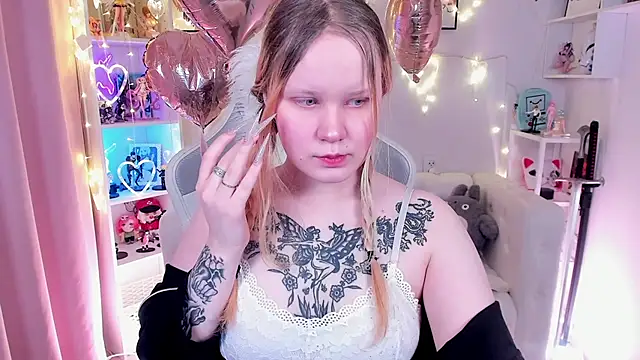 AnnieVibe online show from February 14, 2026, 5:32 pm