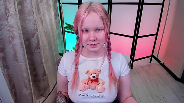 Snapshot of AnnieVibe chatting on March 13, 2026, 5:41 pm AnnieVibe online show from March 13, 2026, 5:41 pm