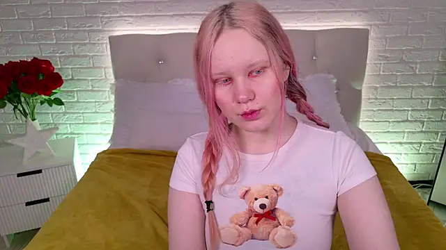 Snapshot of AnnieVibe chatting on March 23, 2026, 5:39 pm AnnieVibe online show from March 23, 2026, 5:39 pm