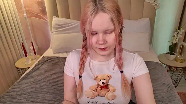 Snapshot of AnnieVibe chatting on March 28, 2026, 5:34 pm AnnieVibe online show from March 28, 2026, 5:34 pm