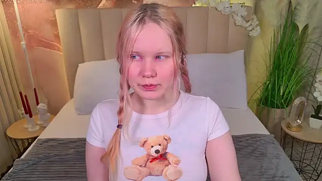 Snapshot of AnnieVibe chatting on April 10, 2026, 5:39 pm AnnieVibe online show from April 10, 2026, 5:39 pm