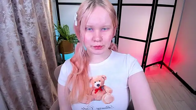 Snapshot of AnnieVibe chatting on April 18, 2026, 5:39 pm AnnieVibe online show from April 18, 2026, 5:39 pm