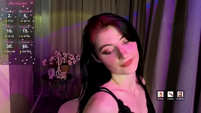 Snapshot of NicoleLuxe chatting on February 2, 2026, 4:17 pm NicoleLuxe online show from February 2, 2026, 4:17 pm