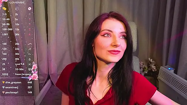 Snapshot of NicoleLuxe chatting on April 20, 2026, 5:37 pm NicoleLuxe online show from April 20, 2026, 5:37 pm