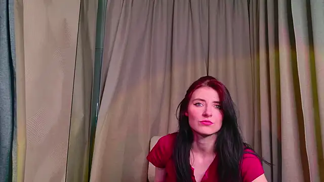 Snapshot of NicoleLuxe chatting on May 7, 2026, 6:35 pm NicoleLuxe online show from May 7, 2026, 6:35 pm