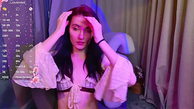 Snapshot of NicoleLuxe chatting on May 8, 2026, 5:40 pm NicoleLuxe online show from May 8, 2026, 5:40 pm