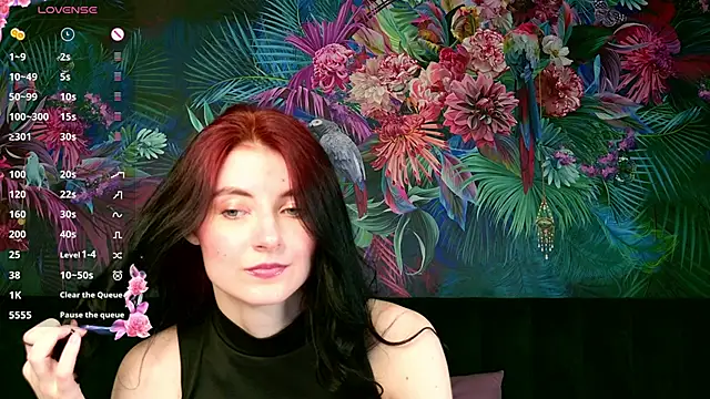 Snapshot of NicoleLuxe chatting on May 19, 2026, 7:20 pm NicoleLuxe online show from May 19, 2026, 7:20 pm