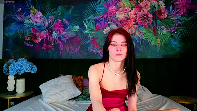Snapshot of NicoleLuxe chatting on May 27, 2026, 1:57 am NicoleLuxe online show from May 27, 2026, 1:57 am