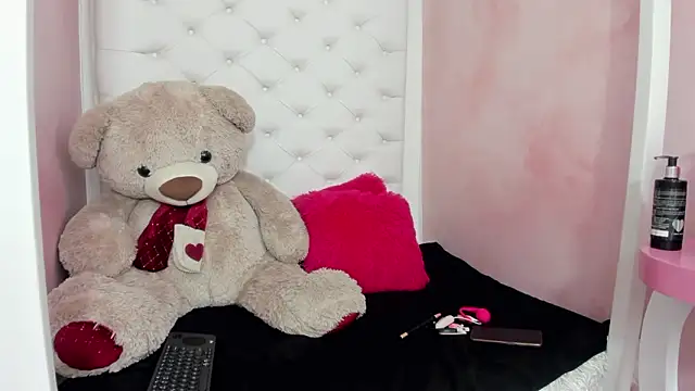 Snapshot of dirtyplayluna_ chatting on February 11, 2026, 12:43 pm dirtyplayluna online show from February 11, 2026, 12:43 pm