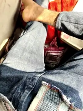 Snapshot of akku6147 chatting on February 5, 2026, 7:46 am akku6147 online show from February 5, 2026, 7:46 am