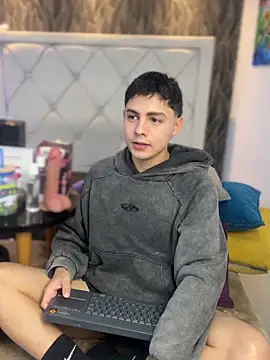 Snapshot of Samu_Hott chatting on February 20, 2026, 8:20 pm Samu Hott online show from February 20, 2026, 8:20 pm