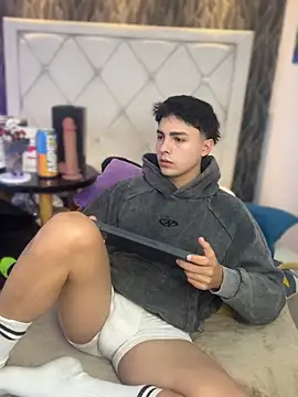 Samu Hott online show from March 26, 2026, 8:14 pm