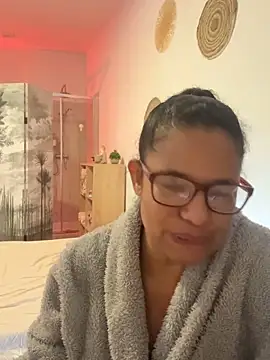 Snapshot of MelOnlyOf chatting on February 9, 2026, 5:17 pm MelOnlyOf online show from February 9, 2026, 5:17 pm