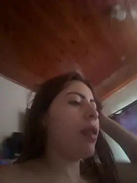 lilasun17 online show from April 20, 2026, 4:43 pm