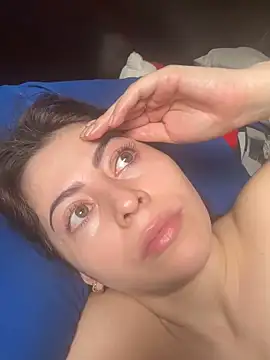 lilasun17 online show from April 28, 2026, 3:28 pm