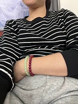 Yinini online show from March 13, 2026, 2:23 pm