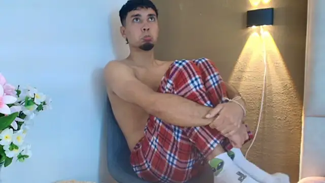 Noah Smith01 online show from April 10, 2026, 7:07 pm