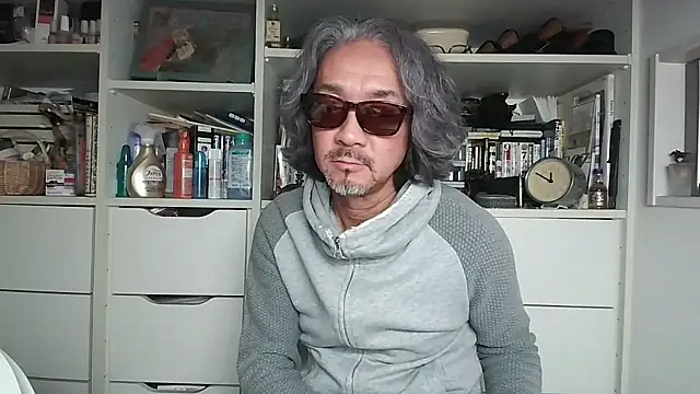 Snapshot of MtaS1 chatting on April 13, 2026, 2:44 pm MtaS1 online show from April 13, 2026, 2:44 pm