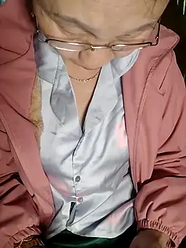 miko nyan2006 online show from March 11, 2026, 4:07 am