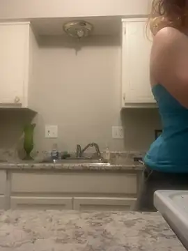 Snapshot of flowergirl88 chatting on February 6, 2026, 1:10 am flowergirl88 online show from February 6, 2026, 1:10 am