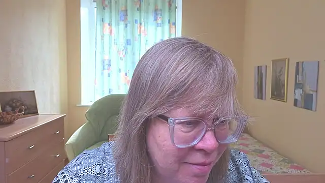 Emma Eclipsee online show from March 18, 2026, 11:46 am