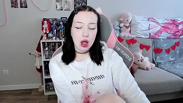 MollysLand online show from March 23, 2026, 8:51 am