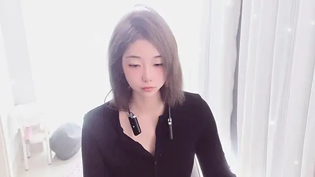 Snapshot of hotgirl0111 chatting on May 8, 2026, 8:08 am hotgirl0111 online show from May 8, 2026, 8:08 am