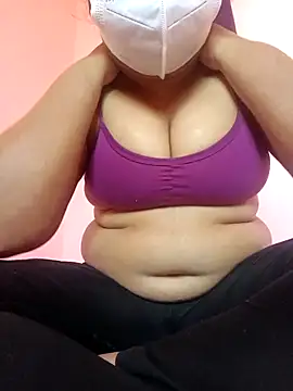 Snapshot of vyshali_vyshu chatting on February 13, 2026, 7:15 am vyshali vyshu online show from February 13, 2026, 7:15 am