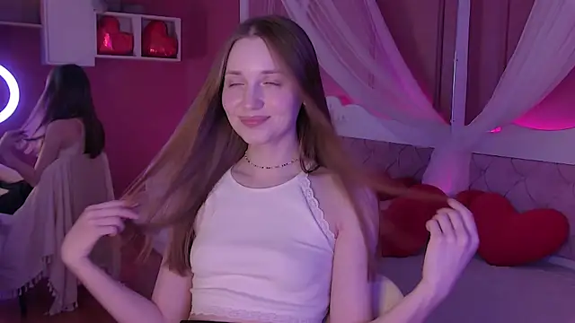 EmmaSagge online show from March 18, 2026, 6:38 am