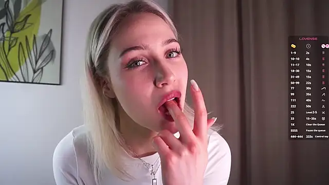 Snapshot of Nianelo chatting on February 14, 2026, 1:08 pm Nianelo online show from February 14, 2026, 1:08 pm