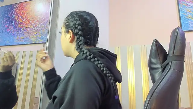 nina glow online show from March 20, 2026, 11:37 am