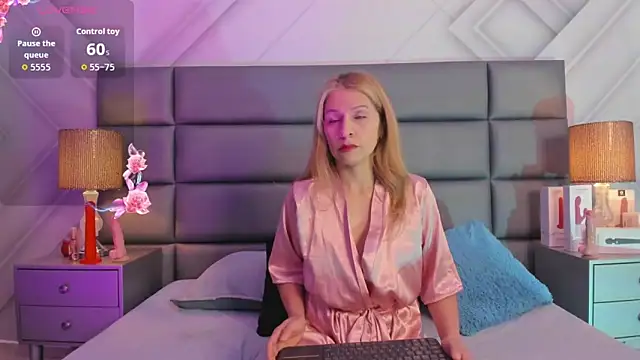 Snapshot of AlexaFoxx_ chatting on February 10, 2026, 12:53 pm AlexaFoxx online show from February 10, 2026, 12:53 pm