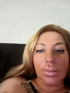 MiaMooly online show from January 10, 2026, 4:53 pm