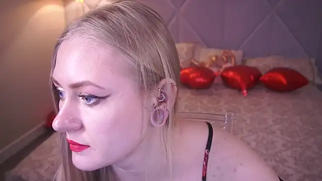 Snapshot of DramaQuenns chatting on February 11, 2026, 7:24 am DramaQuenns online show from February 11, 2026, 7:24 am