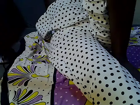 Snapshot of Shining-Riri chatting on February 25, 2026, 6:17 pm Shining-Riri online show from February 25, 2026, 6:17 pm