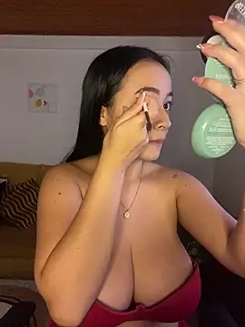 JulietaRiios online show from April 6, 2026, 9:38 pm