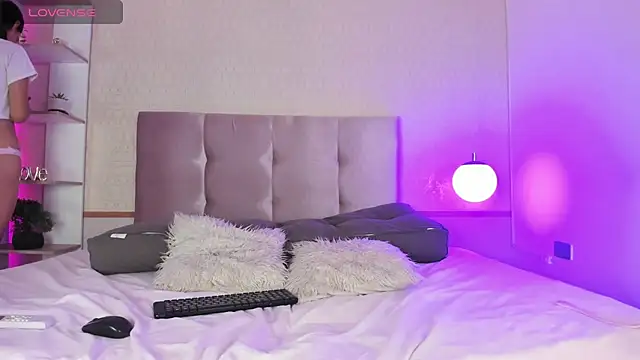 Snapshot of Sweet_Angelinee chatting on March 4, 2026, 3:23 am Sweet Angelinee online show from March 4, 2026, 3:23 am