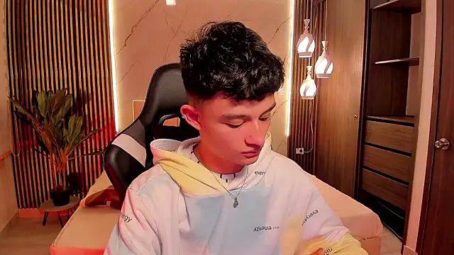 Patrick Howland  online show from February 8, 2026, 3:10 am